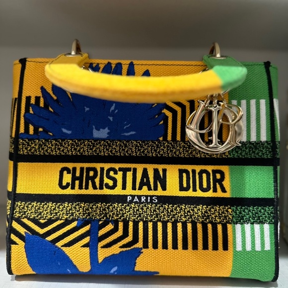Christian Dior Medium Flower Pop - Picture 1 of 5